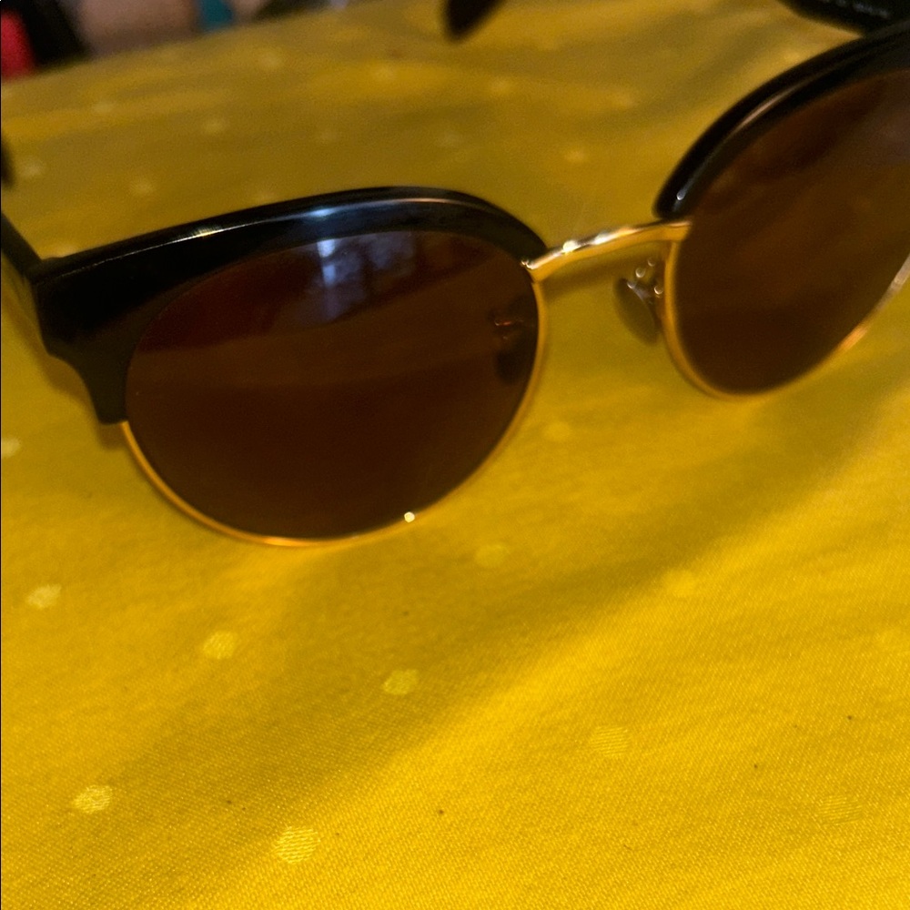 Stylish Alexander Mc Queen Black Sunglasses.